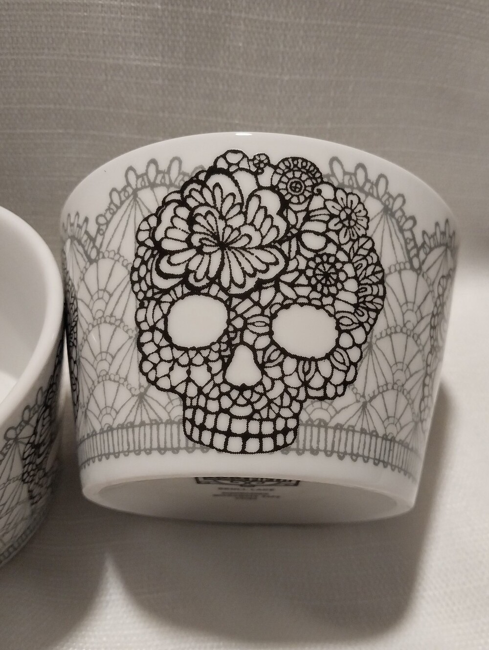 222 Fifth Discontinued Skull Lace White & Black Porcelain Bowls ( Set of 2)